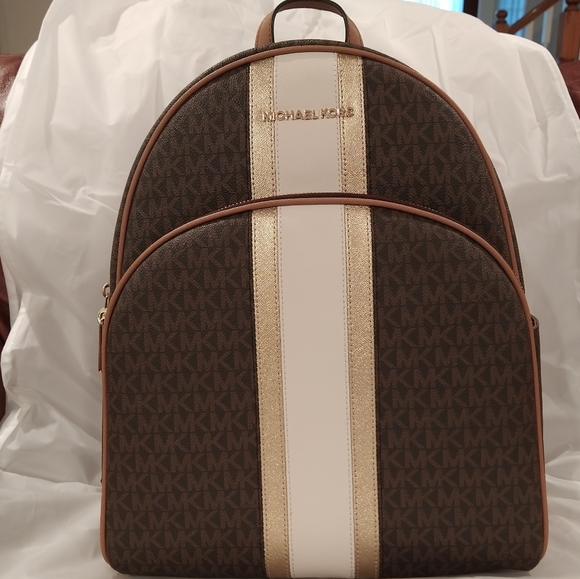 Michael Kors Large Abbey backpack - Picture 1 of 5
